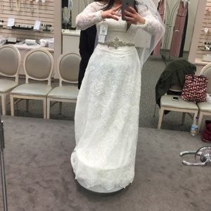 Long sleeve ivory lace wedding dress